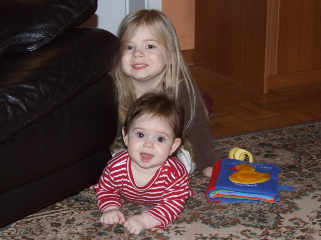 Clara und Tessa am 03.12.2006